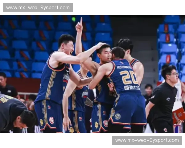 巅峰博弈：稠州“青春风暴”撞上深圳“绝杀之王”，这场CBA豪门对决谁能主宰乾坤？